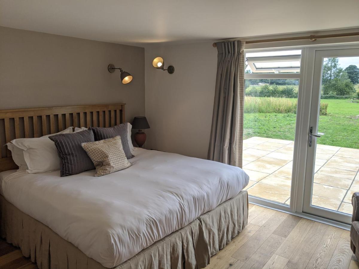 Elderbrook House Hotel เอฟเบอรี ภายนอก รูปภาพ