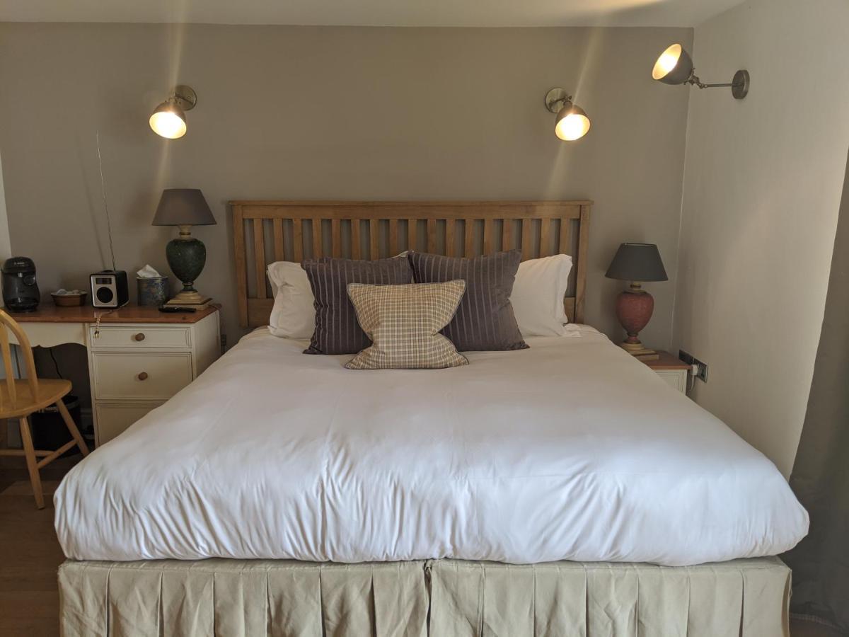 Elderbrook House Hotel เอฟเบอรี ภายนอก รูปภาพ