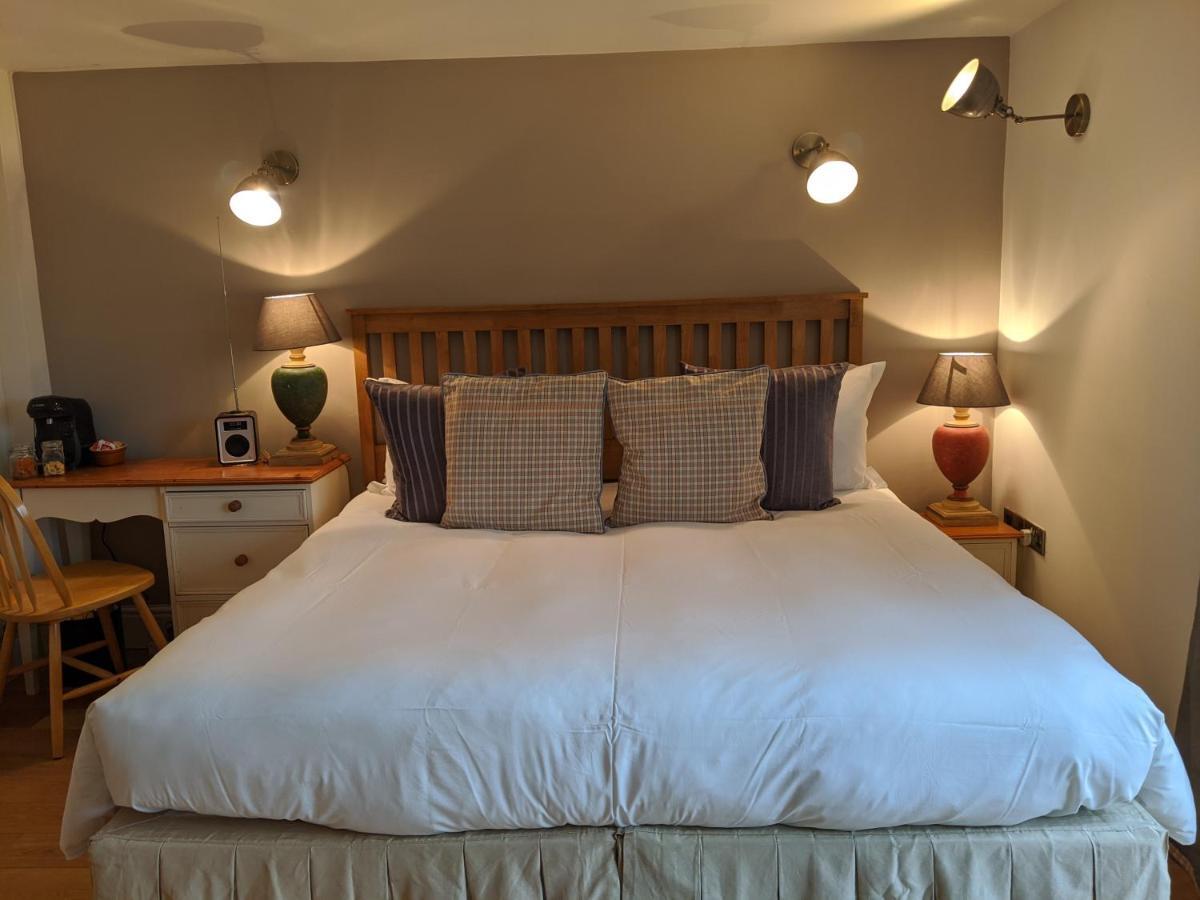 Elderbrook House Hotel เอฟเบอรี ภายนอก รูปภาพ